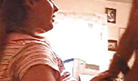 Dia tidak membutuhkan mainan untuk menggoda ketika dia menggunakan nontonpornogratis jari-jarinya