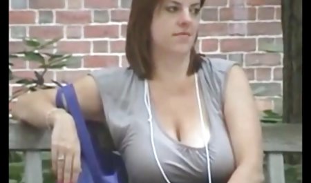 Agen perempuan yang tipis agent suka akan ditutupi dengan hangat filem bomep sperma