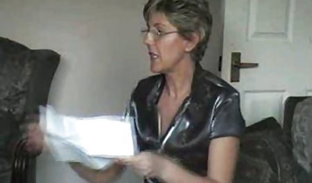 Terangsang ibu bokep lesbian gratis mengajarkan anak tirinya