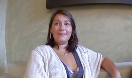 Hot milf Threesome sex casting dengan dua anak bokeb bebas laki-laki