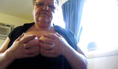 Aku bokep gratis jilbab akan berpakaian celana dalam dan cambuk banci pantat