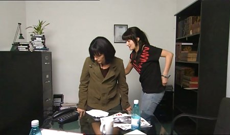 Samantha 38G vidio bokeb bebas di sofa merah