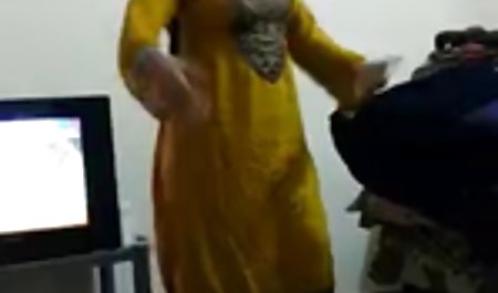 Kulit bolep gratis berwarna gadis bermain di webcam